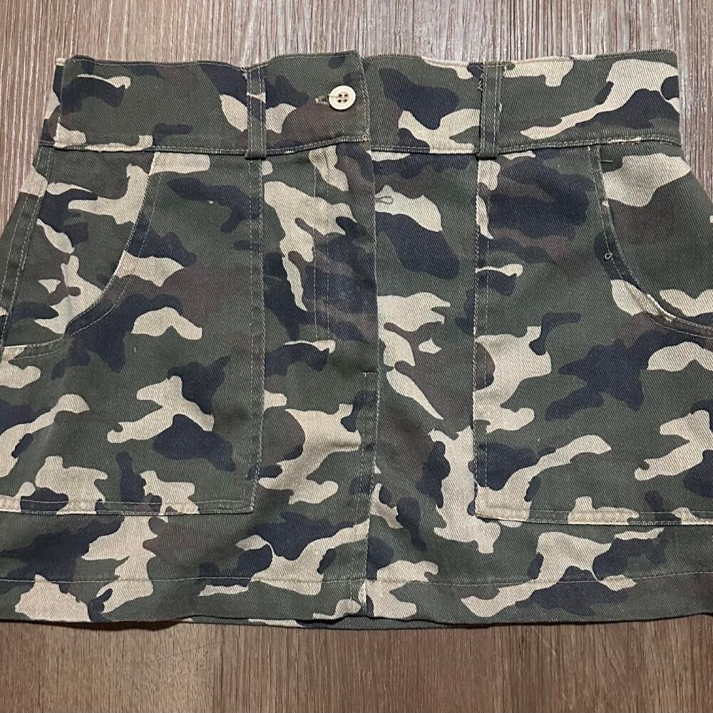 Green camo mini skirt